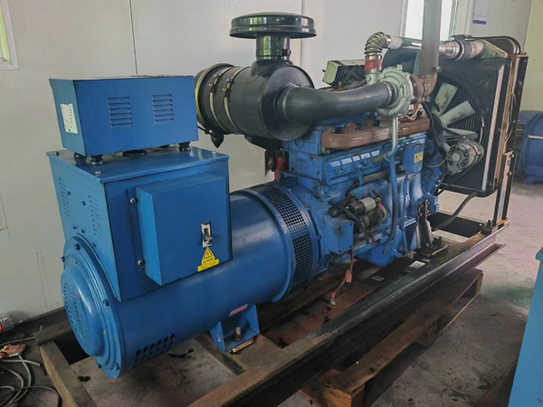 易县100kW柴油发电机组使用多级机油有哪些优缺点？